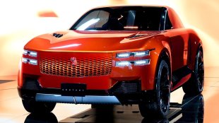 Японският конкурент на Bentley и Rolls-Royce получава V12