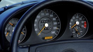 Този Mercedes e първата кола с шестцифрен километраж