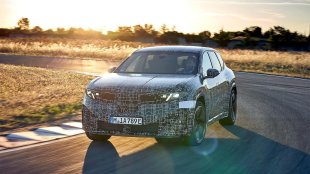 Новият SUV на BMW ще подава мигач вместо шофьора