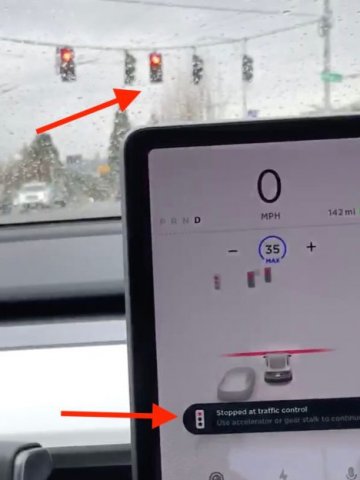 Колите на Tesla вече сами спират на червено