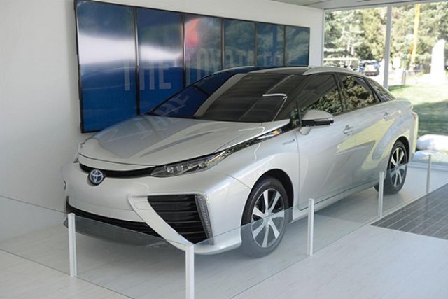 Водородната Toyota ще се казва Mirai