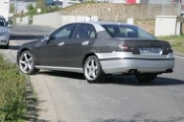 Шпионски снимки на Mercedes E63 AMG