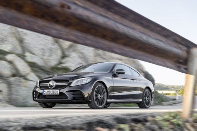 Двувратите Mercedes C-Class получиха нови мотори