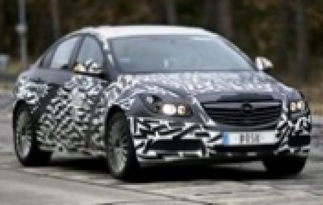 Opel показа още снимки на Insignia с маскировка