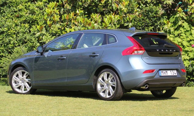 Polestar ще „зареди” и Volvo V40