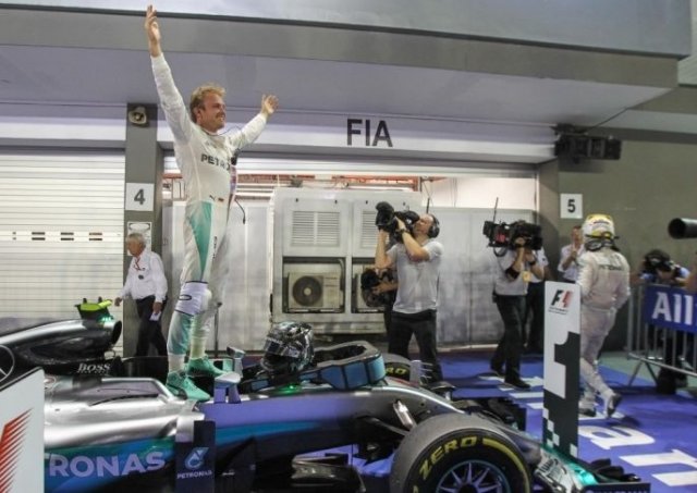 Розберг отново поведе във Формула 1