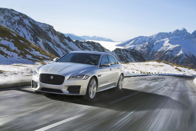 Jaguar сложи AWD на седана XF