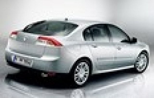 Renault дава 150 000 км гаранция на новата Laguna