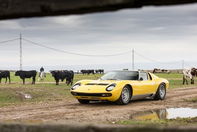 Lamborghini Miura се запозна със семейство Миура (ВИДЕО)