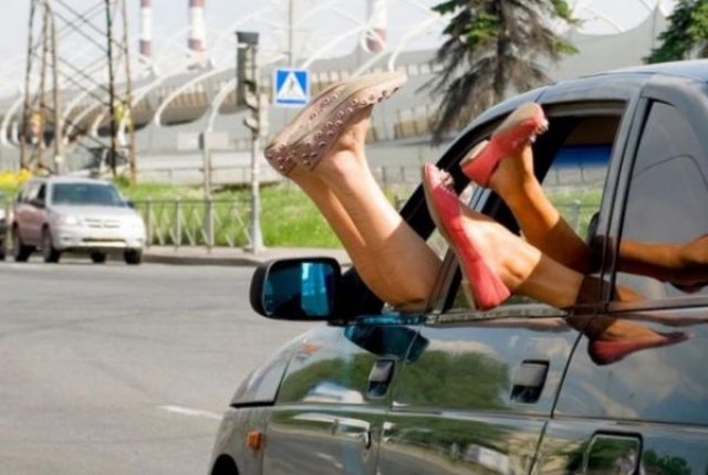 4 правила как да се справим с жегата в автомобила