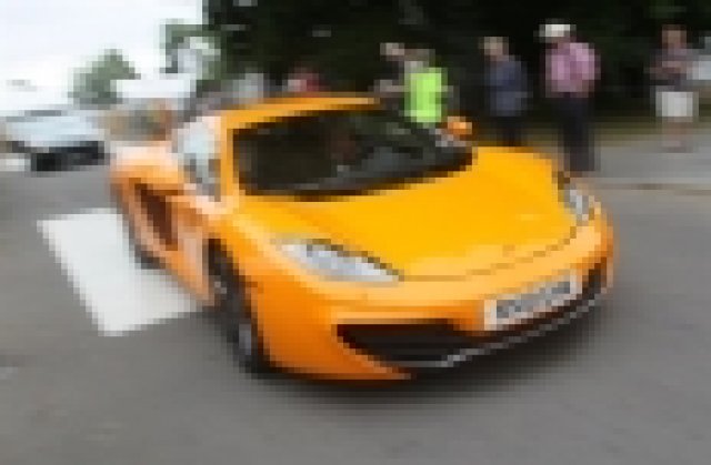 McLaren ще взима клиентите на Porsche