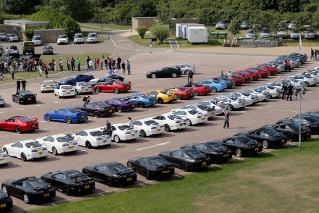 Toyota празнува 20-годишнината на Supra IV