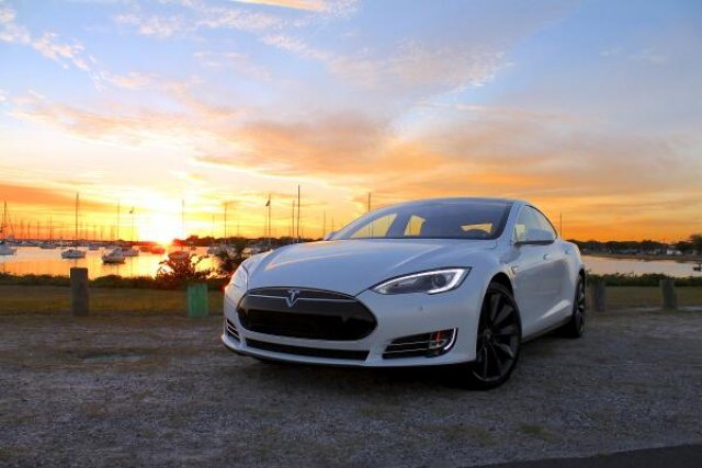 В Германия: Трябва ни секси електромобил като Tesla