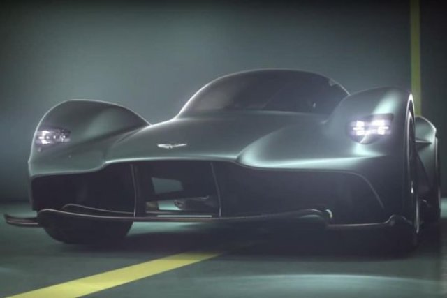 Aston Martin ще сканира задниците на клиентите си