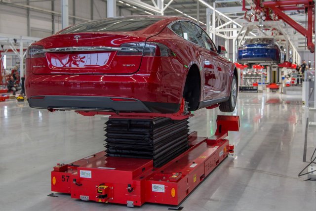 Европейският завод на Tesla отвори врати