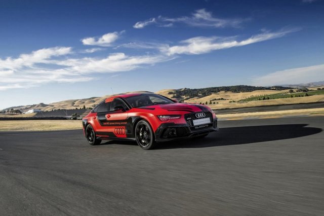 Безпилотното Audi RS7 олекна с 400 кг.