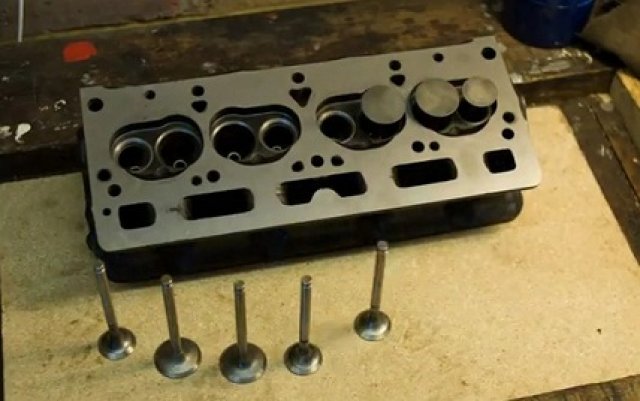 Съживяването на един двигател - разказ в 3000 снимки