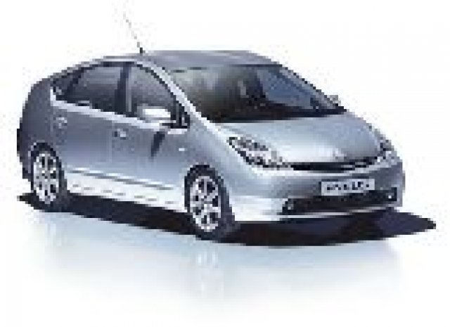 Производството на Toyota се възстановява