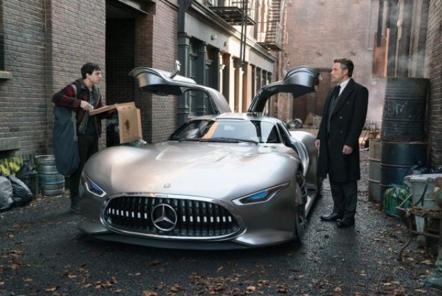 Батман премина на Mercedes (ВИДЕО)