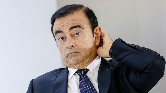 Сега Гон съди Nissan и Mitsubishi