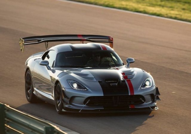 Фенският Dodge Viper не успя да бие рекорда на