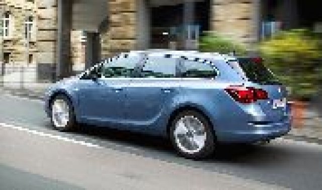 Opel Astra Sports Tourer надмина очакванията
