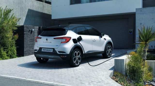 Renault показа хибридните Clio и Captur