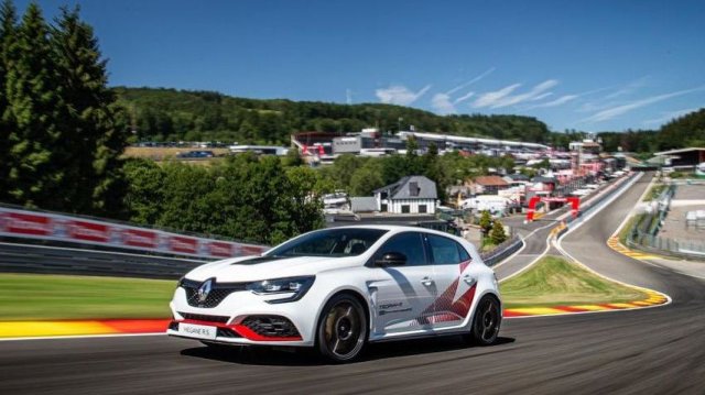 Megane отне още един рекорд на Civic
