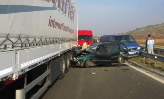 Седем коли се натресоха верижно на 