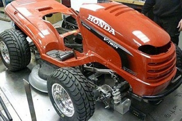 Косачка за трева вдига 210 км/ч