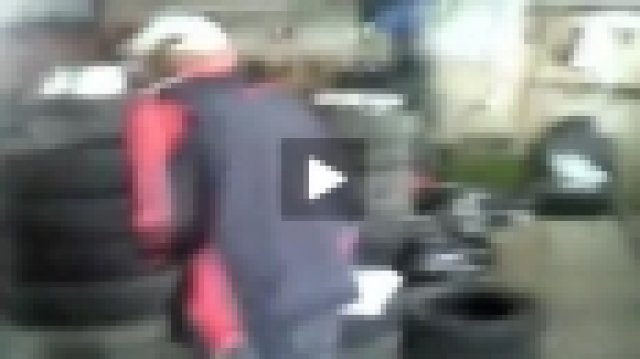 Еърбег изстрелва пиян руснак в тавана