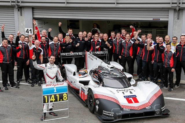 Първият рекорд на Porsche 919 Hybrid е факт (ВИДЕО)