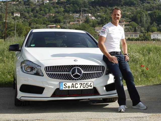 Шумахер се върна на работа в Mercedes-Benz