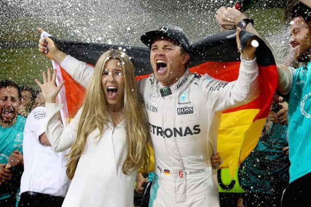 И Хамилтън не успя да спре Розберг за титлата