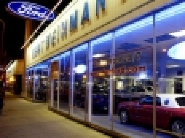 Най-голям спад на продажбите на нови автомобили в САЩ от 35 години