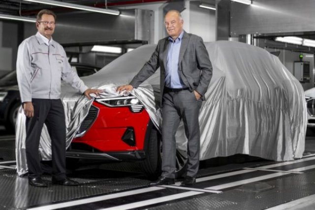 Първият Audi e-tron слезе от конвейера