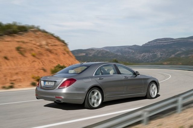 И новата S-class даде дефект