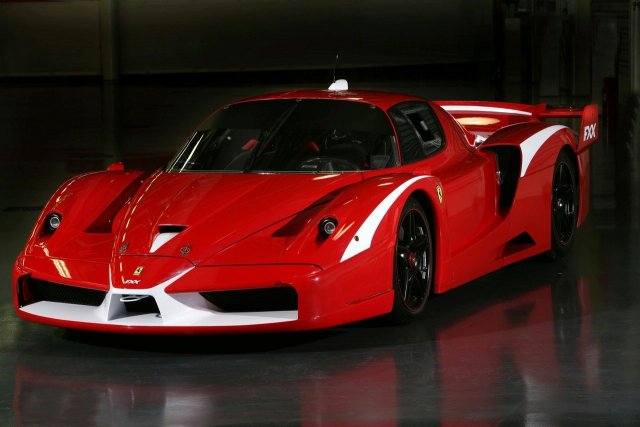 Ferrari FXX Evolution дава газ на 