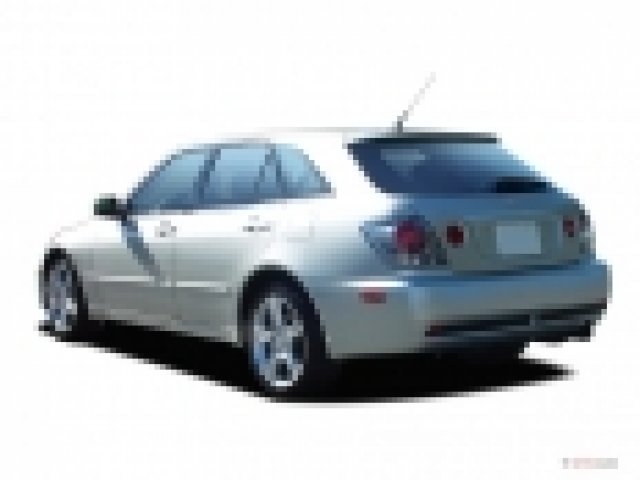 Lexus отново се връща към комби версия на IS