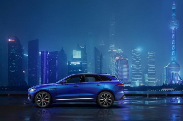 Jaguar F-Pace показа своя профил