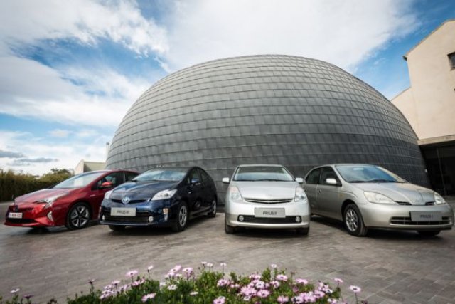 Toyota продаде 10-милионния си хибрид