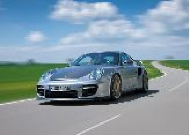 Porsche 911 GT2 RS vs Porsche 911 Carrera