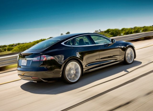 GM се готви да погълне Tesla?!