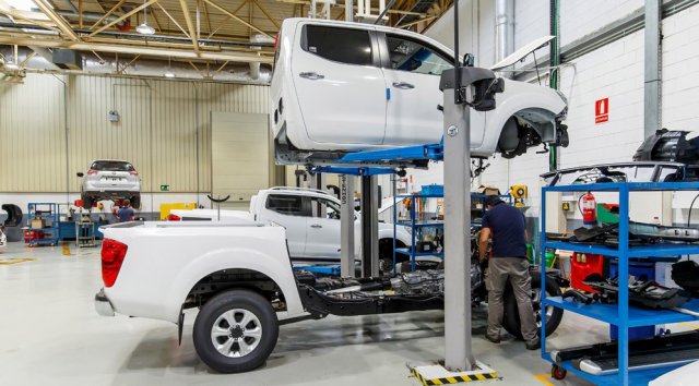 Nissan инвестира 80 млн. в производството на Navara