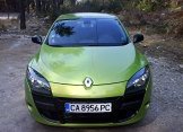 Megane Color Edition - дрехите имат значение