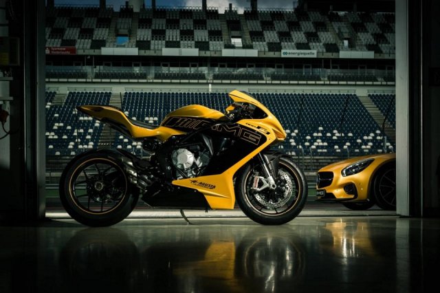 Мотоциклетът на Mercedes-AMG и MV Agusta