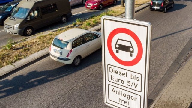 Щутгарт спира старите дизели от понеделник