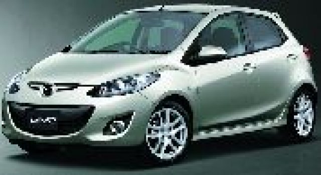 В Япония вече продават обновената Mazda2