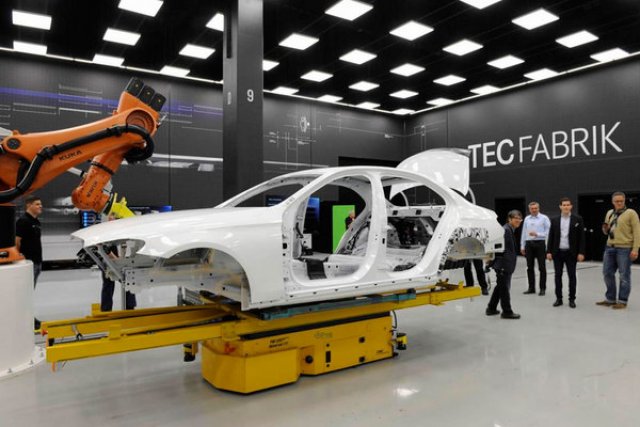 Новата Е-Class – 5 факта за най-технологичния бизнес седан на света