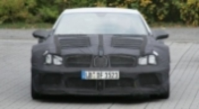 SL65 Black на лов за Porsche GT2